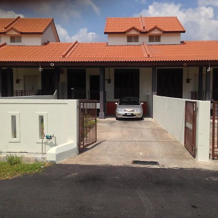 Villa Teratakmuslim H'H Malacca Exterior foto